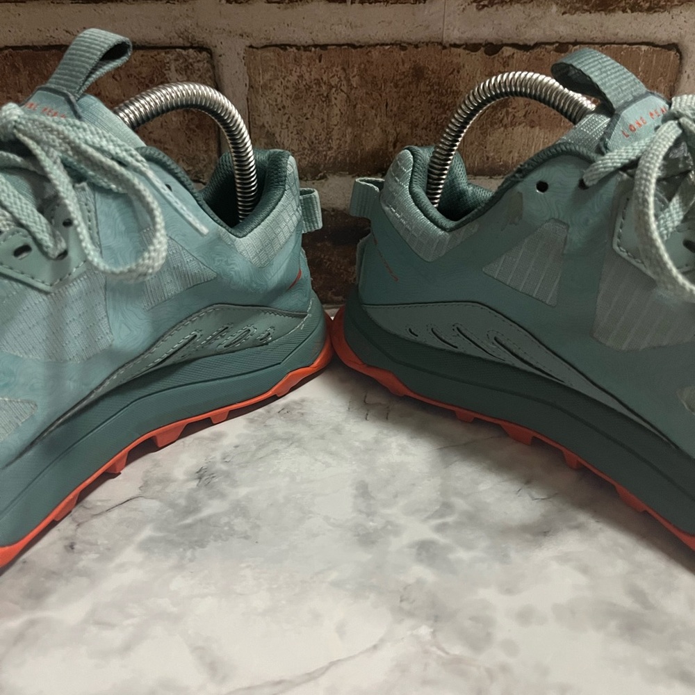 Altra - Picture 3 of 6